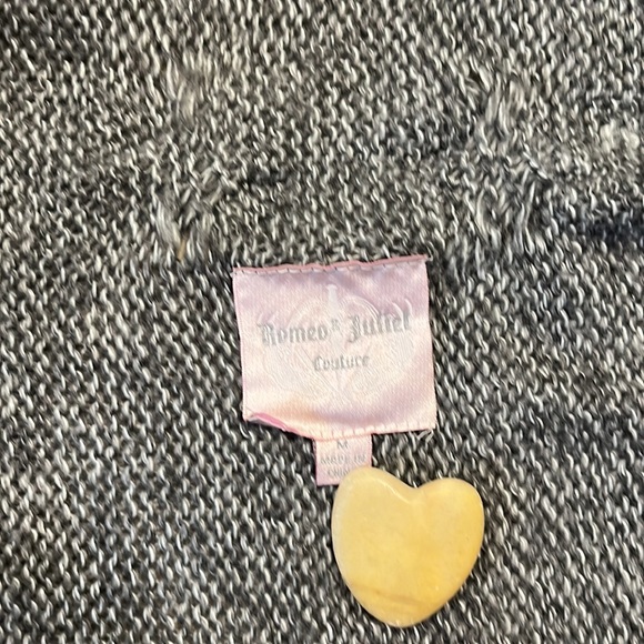 Romeo & Juliet Couture Shawl open front cable knit cardigan size medium. - Picture 2 of 3